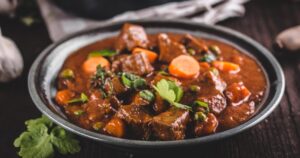 Lire la suite à propos de l’article Recette de la gardiane de taureau