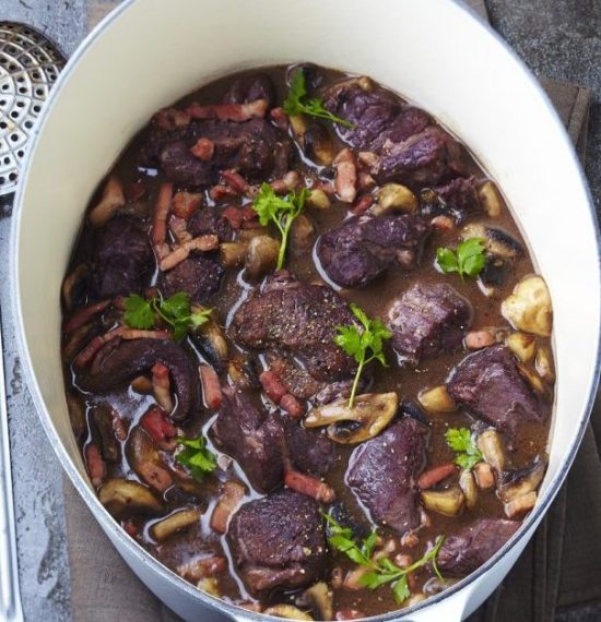 Sauté d'agneau façon Bourguignon - Recette savoureuse pour les amateurs de viande